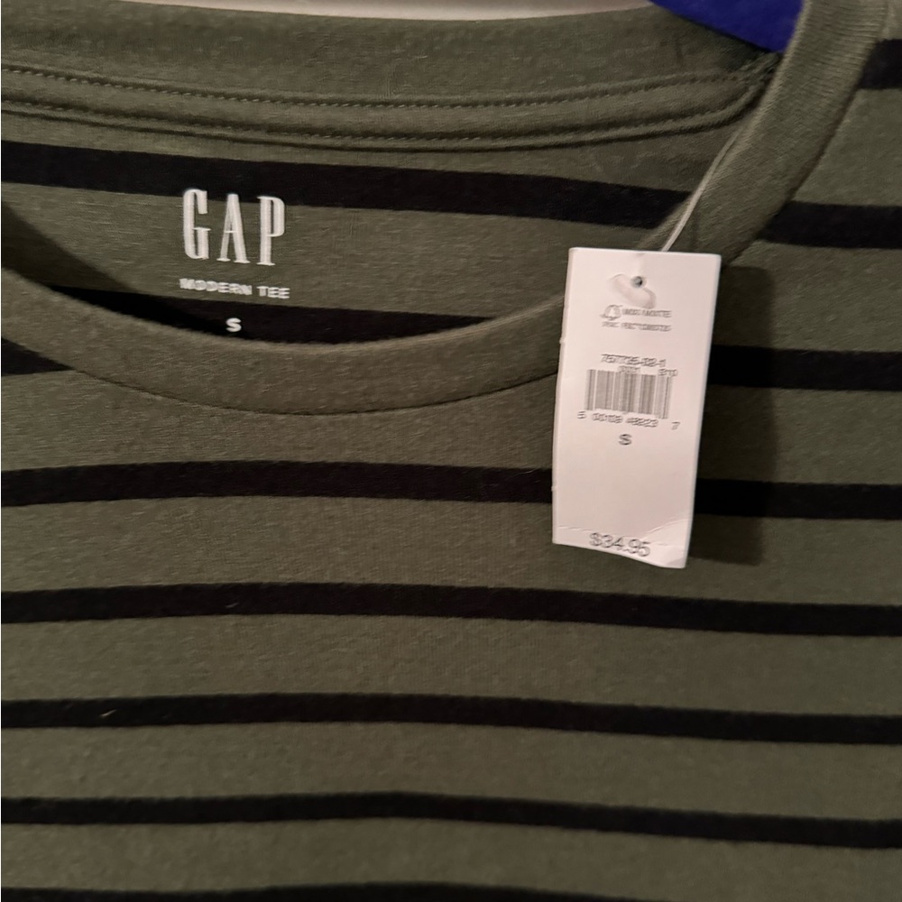 Gap perfect long sleeve tee cropped length size small